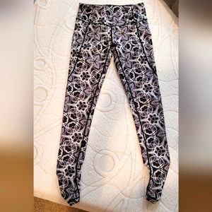 CALIA by Carrie Underwood leggings